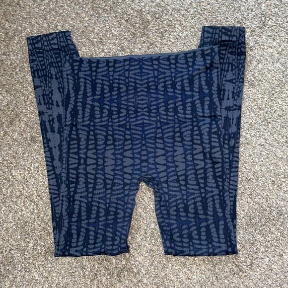 Spanx Look At Me Now Leggings S Abstract Cropped Seamless Activewear Shaping - Picture 3 of 5